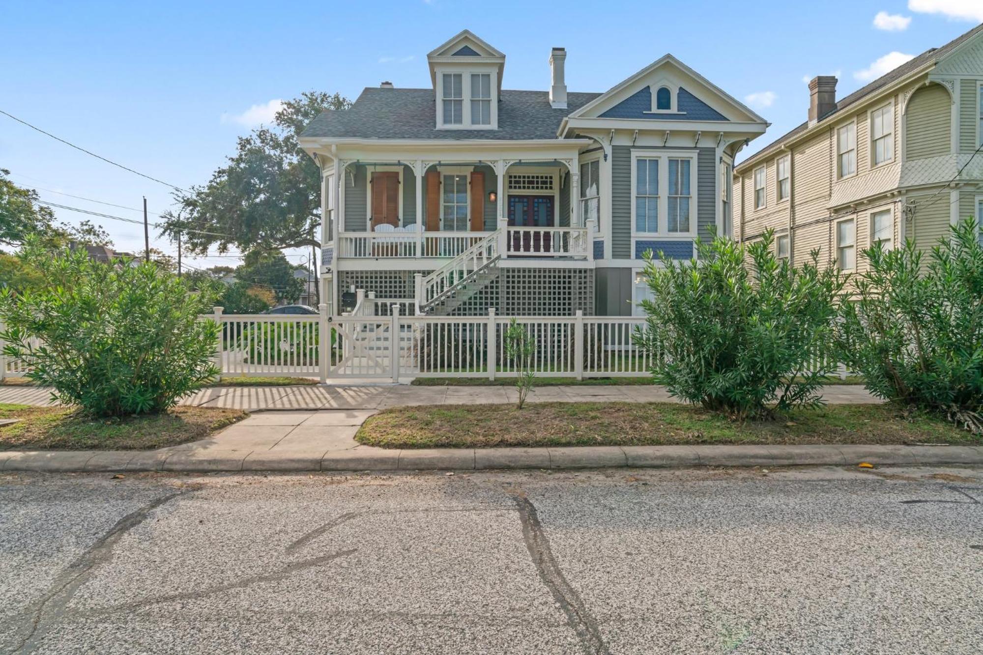 Historic Galveston Family Beach Home With 3 King Beds Exterior foto